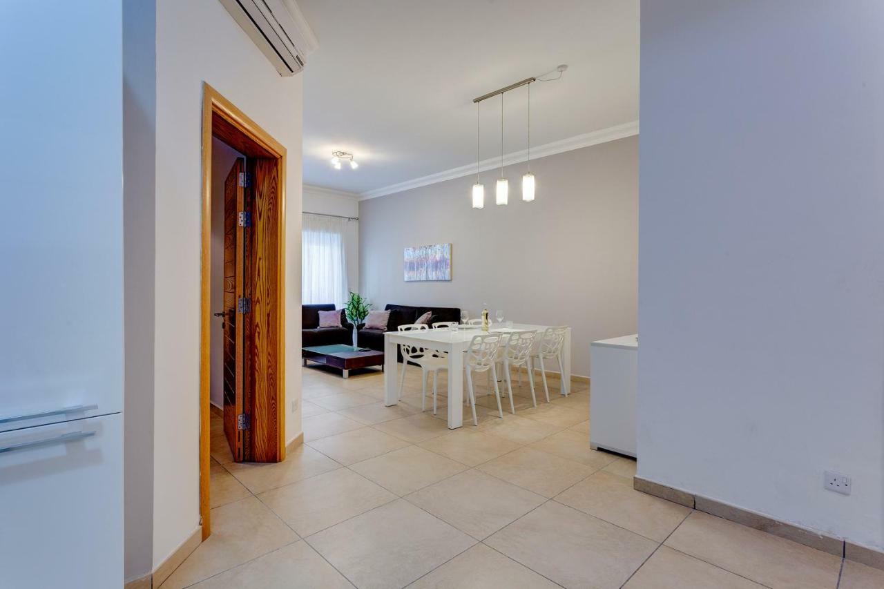 Gorgeous Apartment With Terrace In Fort Cambridge, Pool Sliema Dış mekan fotoğraf