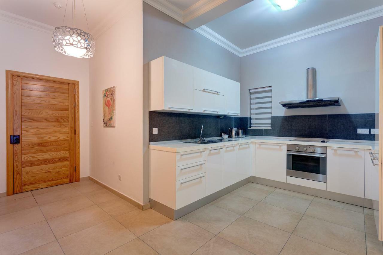 Gorgeous Apartment With Terrace In Fort Cambridge, Pool Sliema Dış mekan fotoğraf